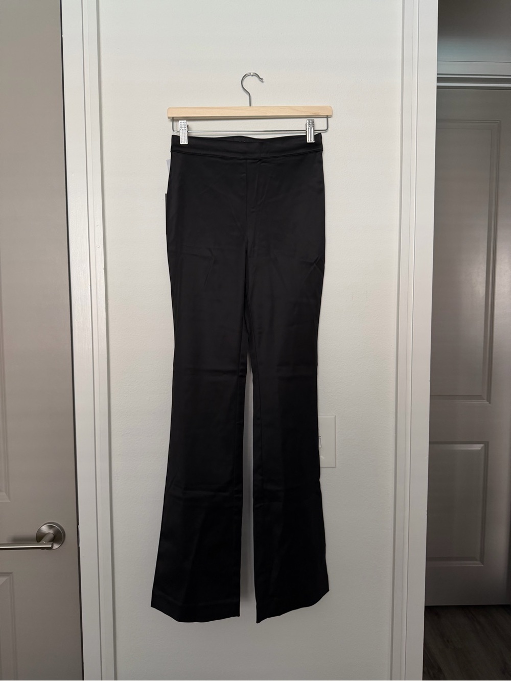 ARITZIA • babaton Sundance satin pants / trousers